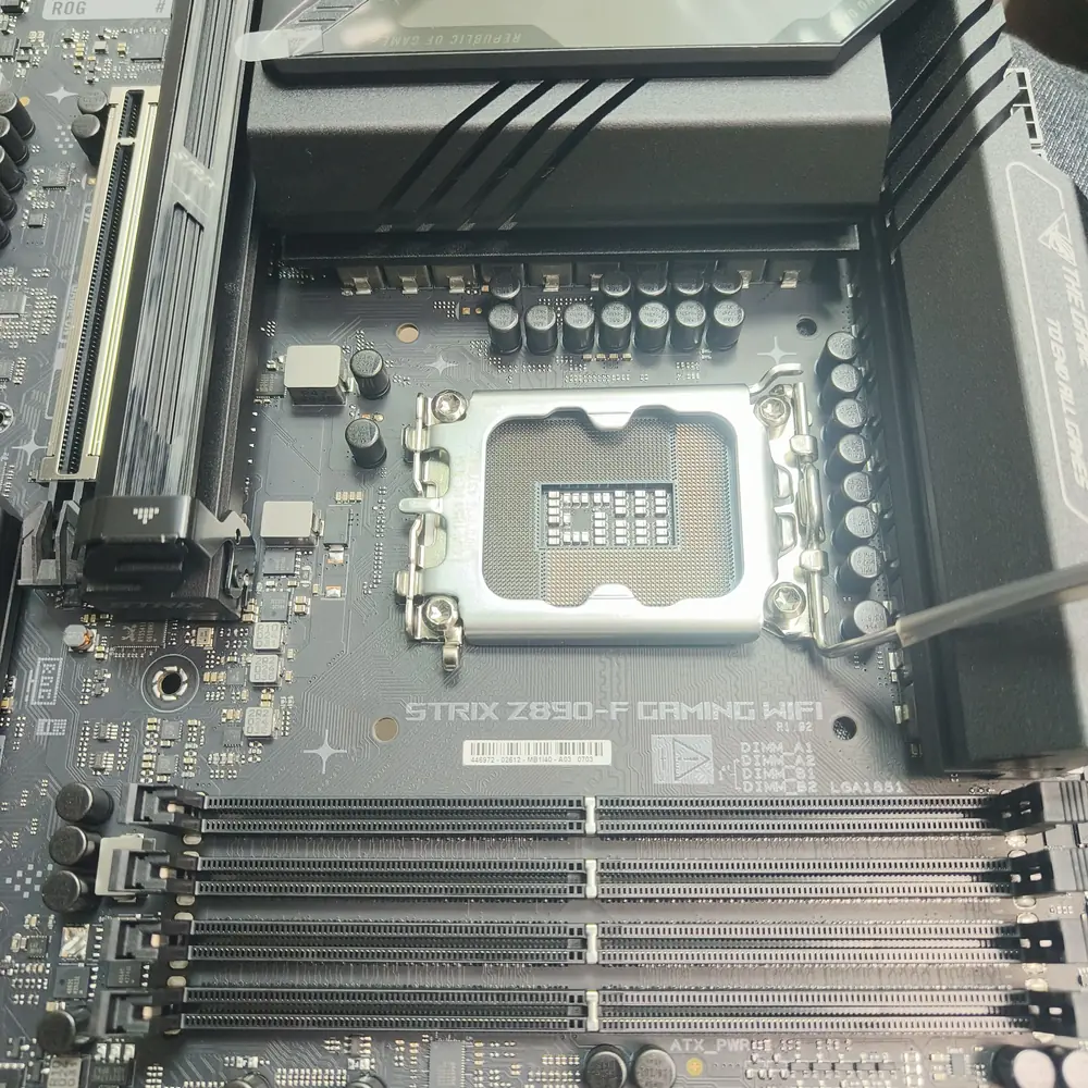 ASUS ROG Strix Z890F Motherboard CPU Socket Install Kuwait