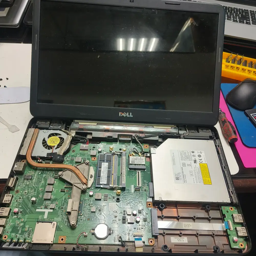 Dell laptop internal teardown