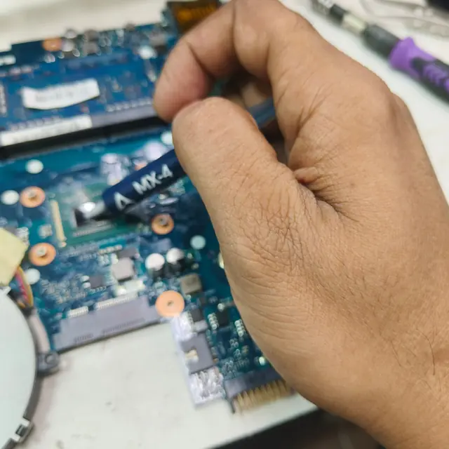 Arctic MX 4 thermal paste application laptop CPU