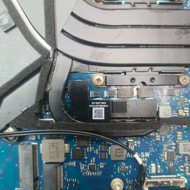 ASUS gaming laptop heatsink heat pipes dust buildup in Kuwait