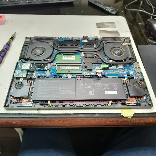 ASUS ROG Strix G15 G513R opened dual fan cooling system RAM and SSD in Kuwait