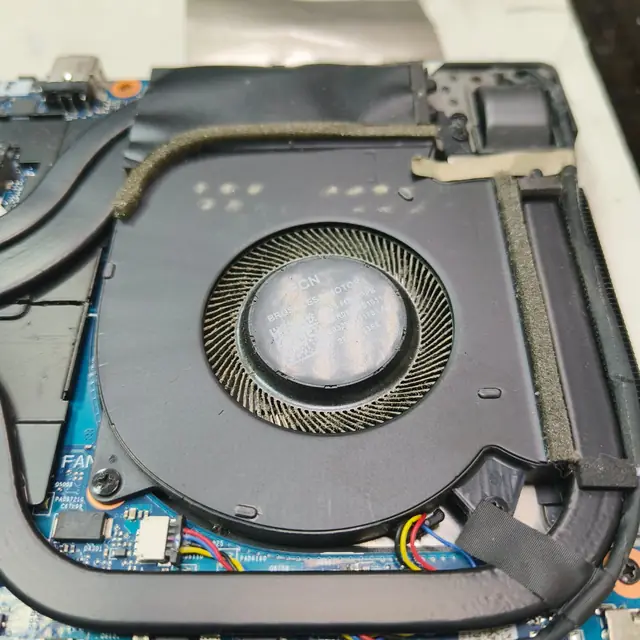 ASUS ROG Strix G15 G513R second cooling fan dusty blades in Kuwait
