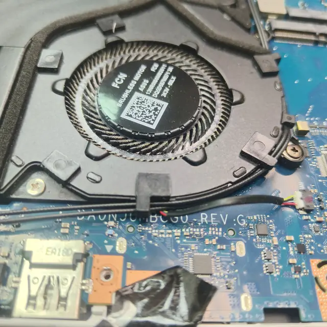 ASUS ROG Zephyrus G16 GU605 cooling fan dust on blades in Kuwait