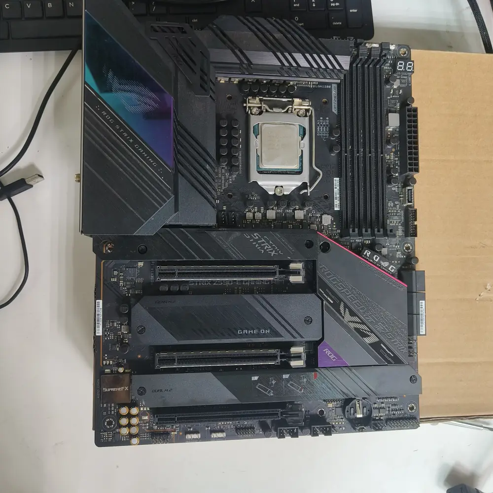 Gaming Motherboard Heatsink Unboxing
