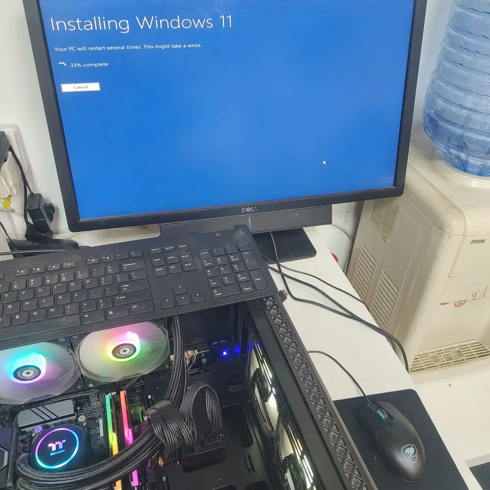 Gaming PC RGB Installing Windows 11