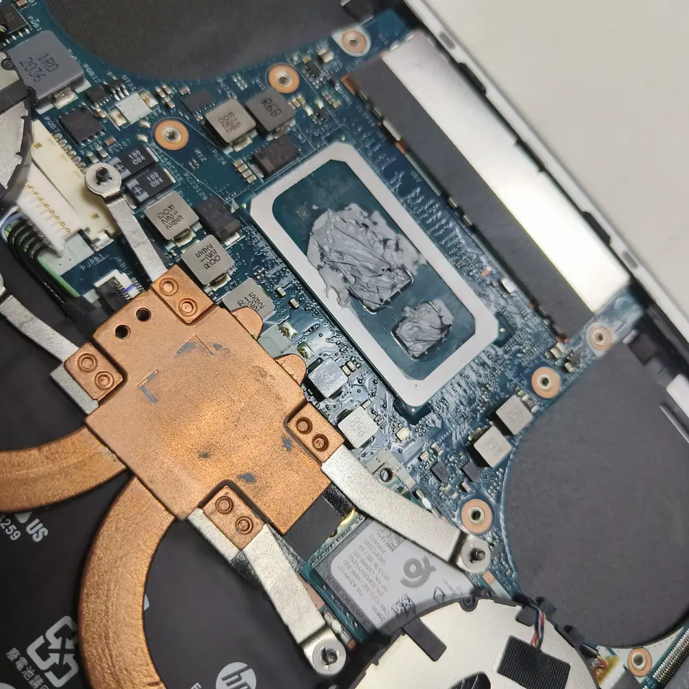 HP Laptop Motherboard Thermal Paste Cleanup