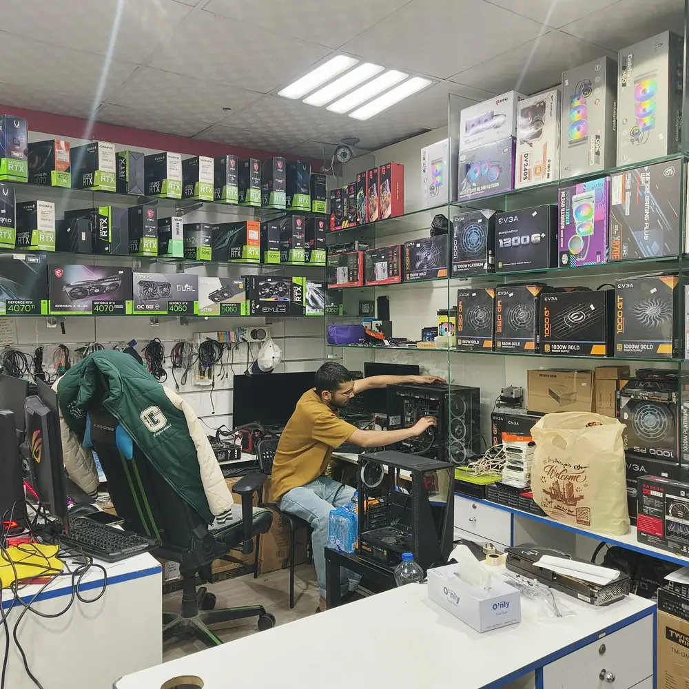 KCROC Computer Parts Shop Interior Shelves