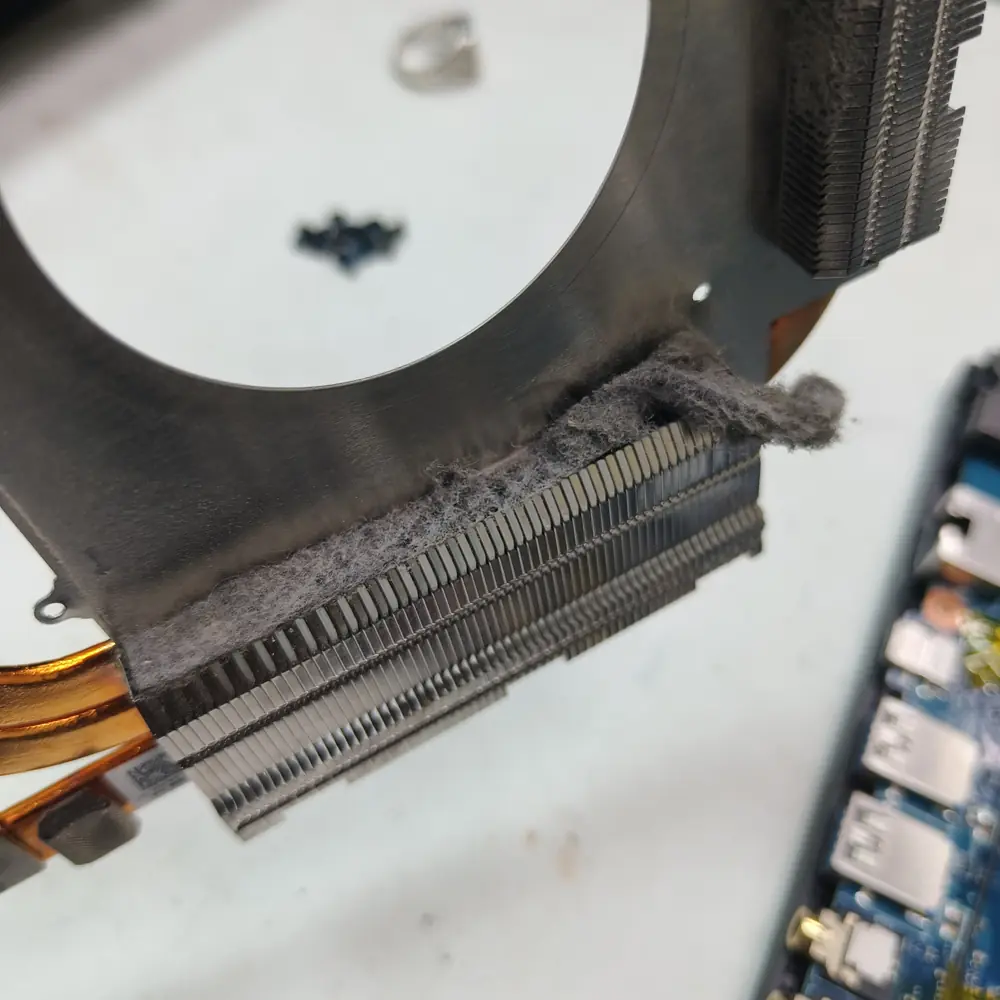 Laptop Cooling Fins Dust Removal Kuwait