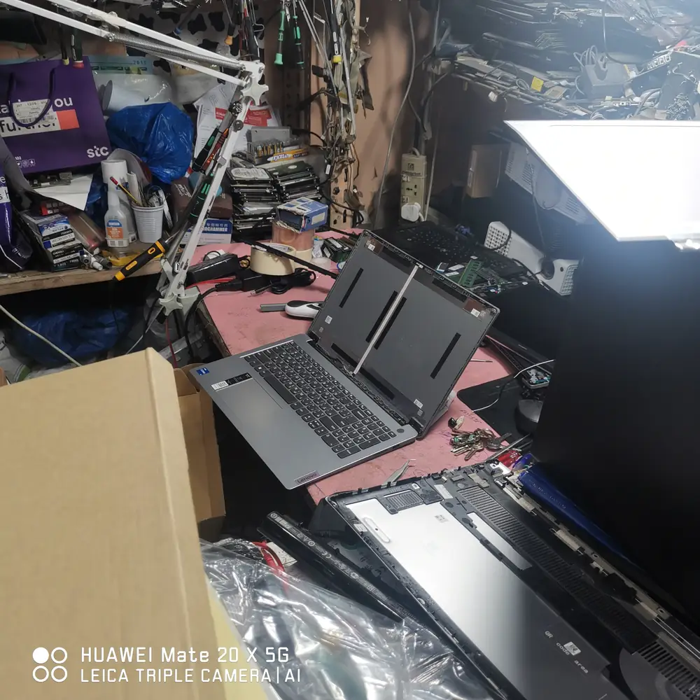 Laptop Repair Shop Workbench Laptops