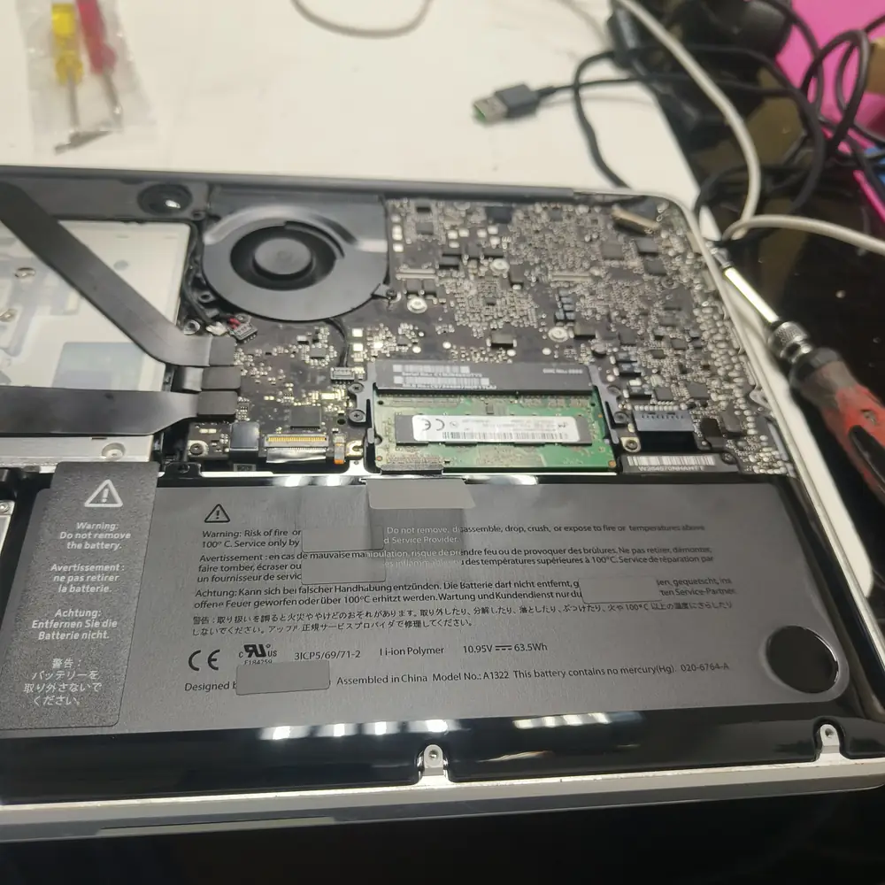 MacBook Pro Battery RAM Installed