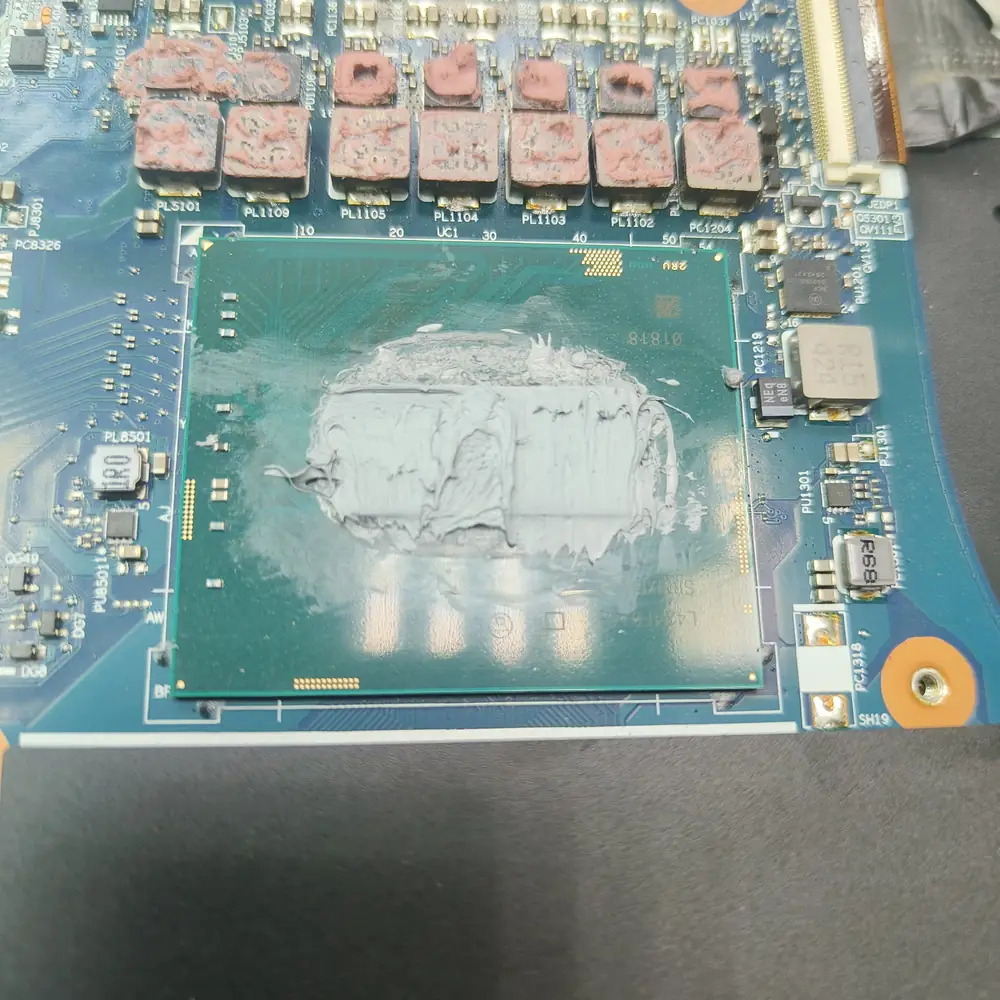 Motherboard CPU Thermal Paste Application