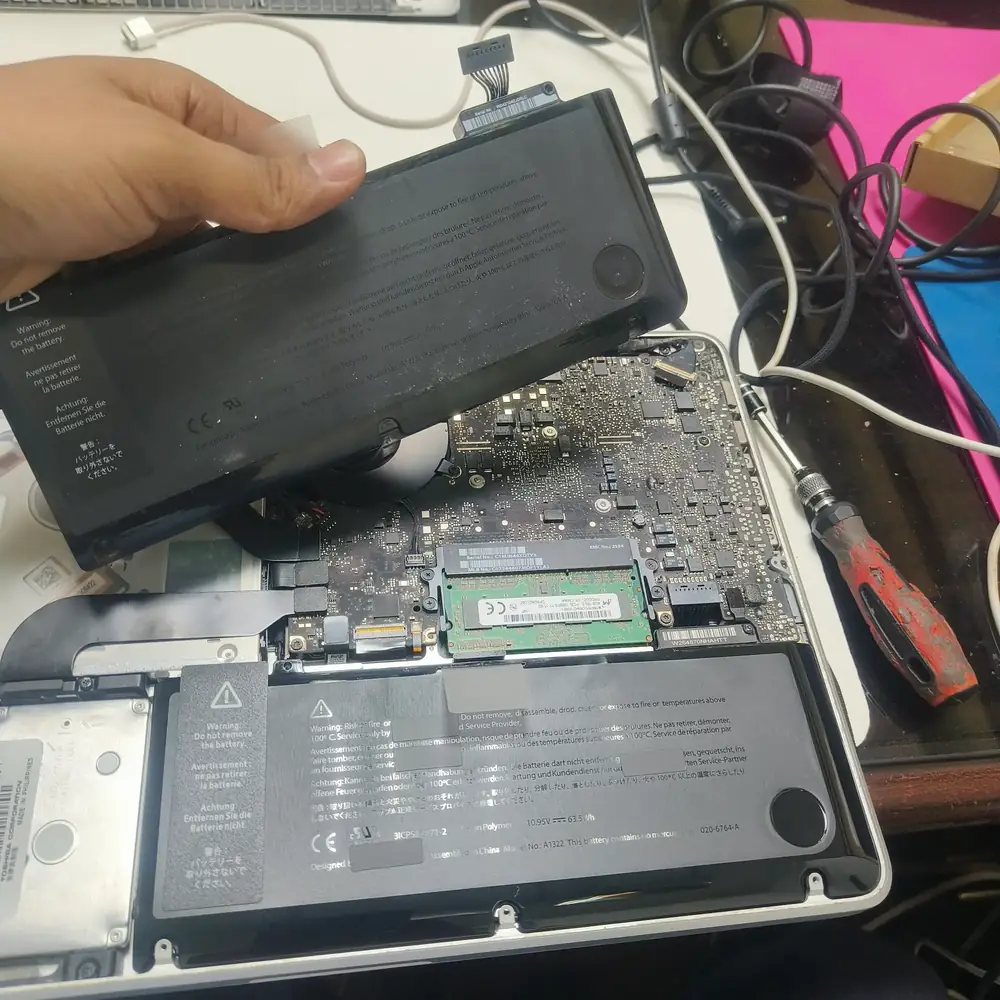 Swollen MacBook battery