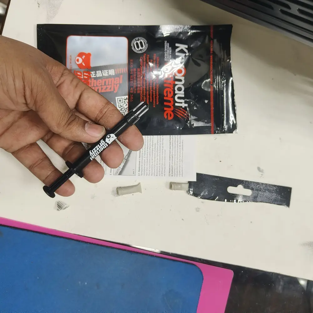 Thermal Grizzly Kryonaut Extreme Syringe Package